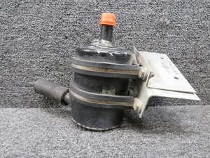 0870128-1 Cessna T310Q Air Oil Separator Assembly Broken Inlet (Core)
